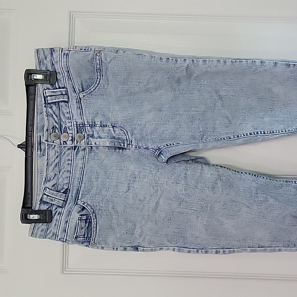 Blue Spice light wash jeans